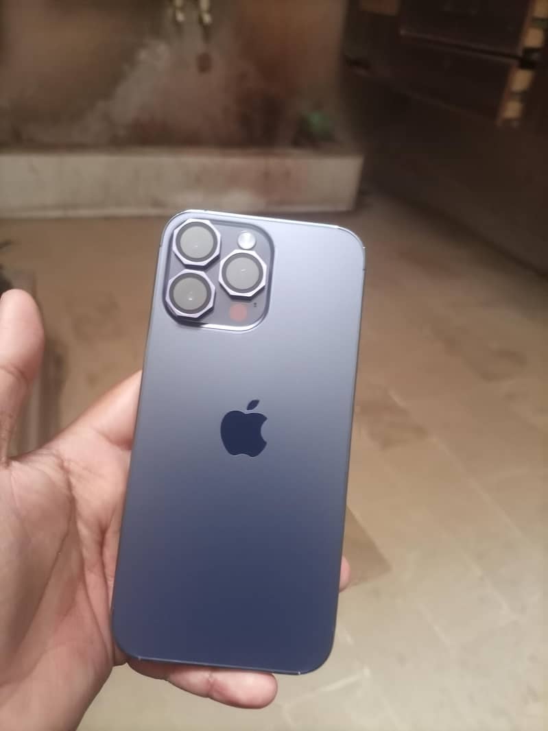 Apple iPhone 14 Pro Max 15