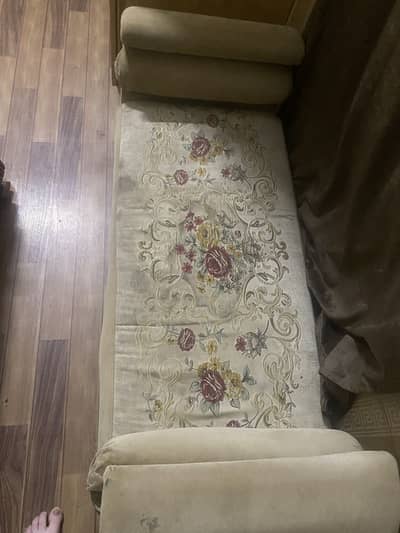 Dewan sofa