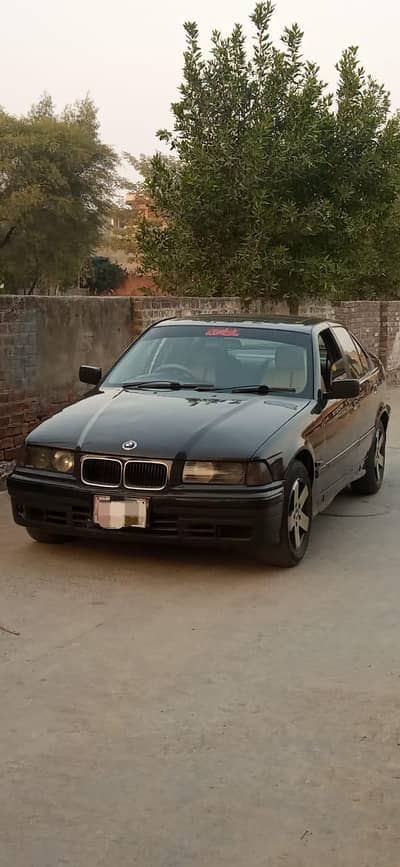 Classic BMW E36 Sports Edition Sedan – Manual | Sunroof | RWD