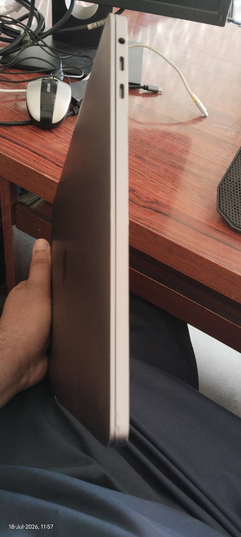 Apple MacBook Pro 3
