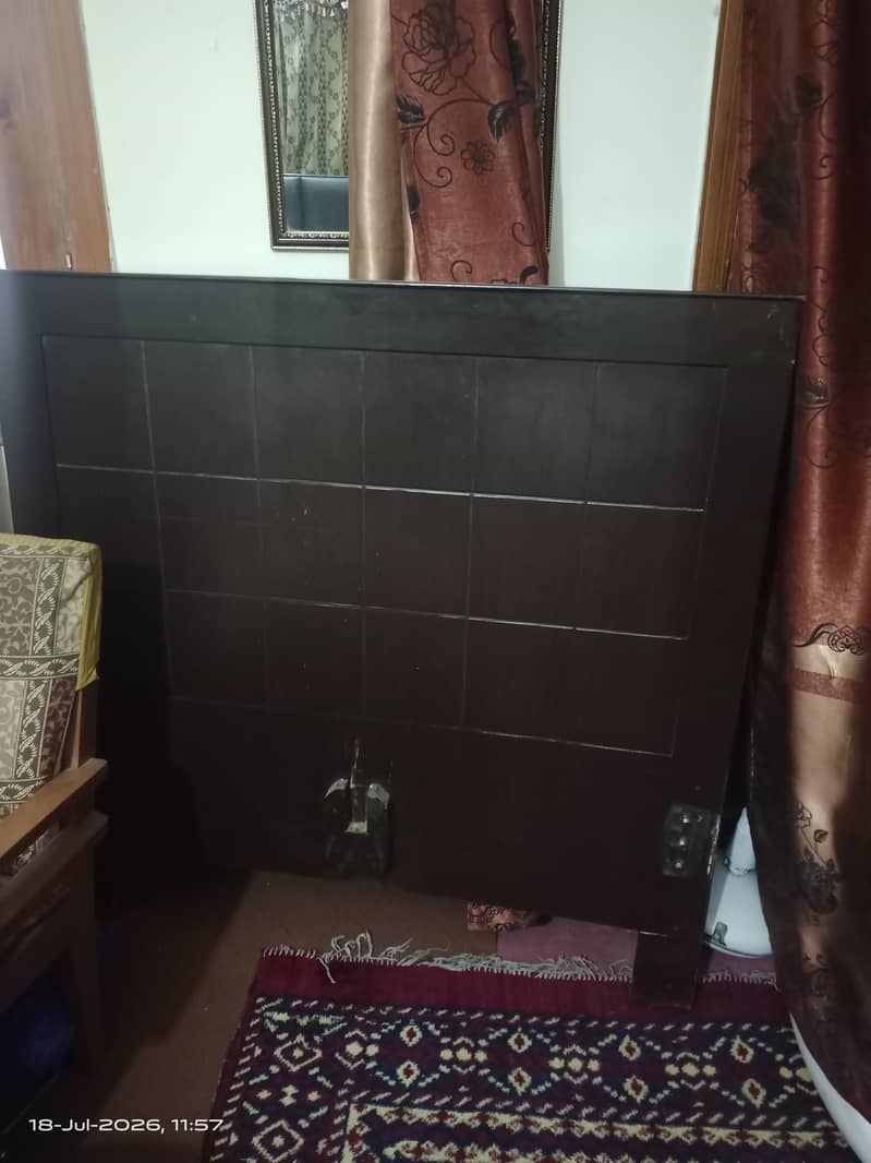 Excellent condition single bed 0