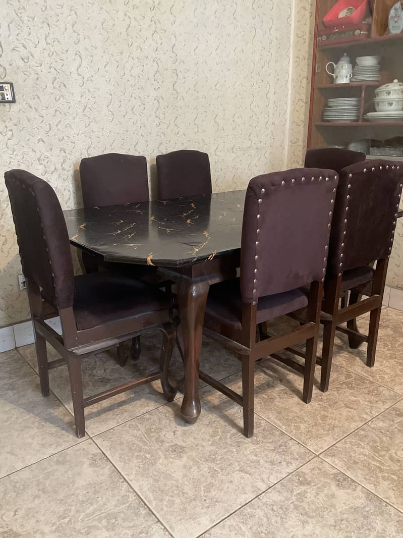 Dinning table 0