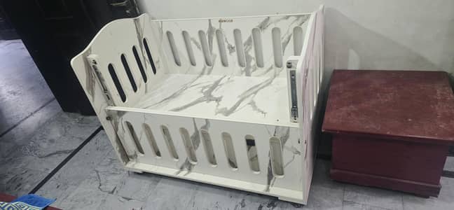 baby cot