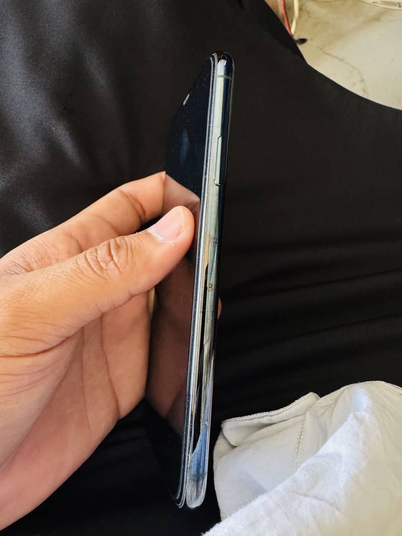 Iphone 11 pro max 4
