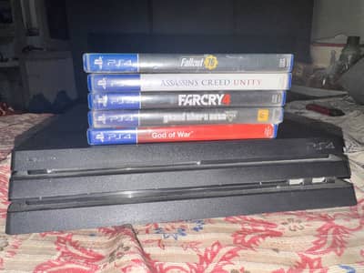 Ps4 pro 1TB latest version : CUH7218B games available