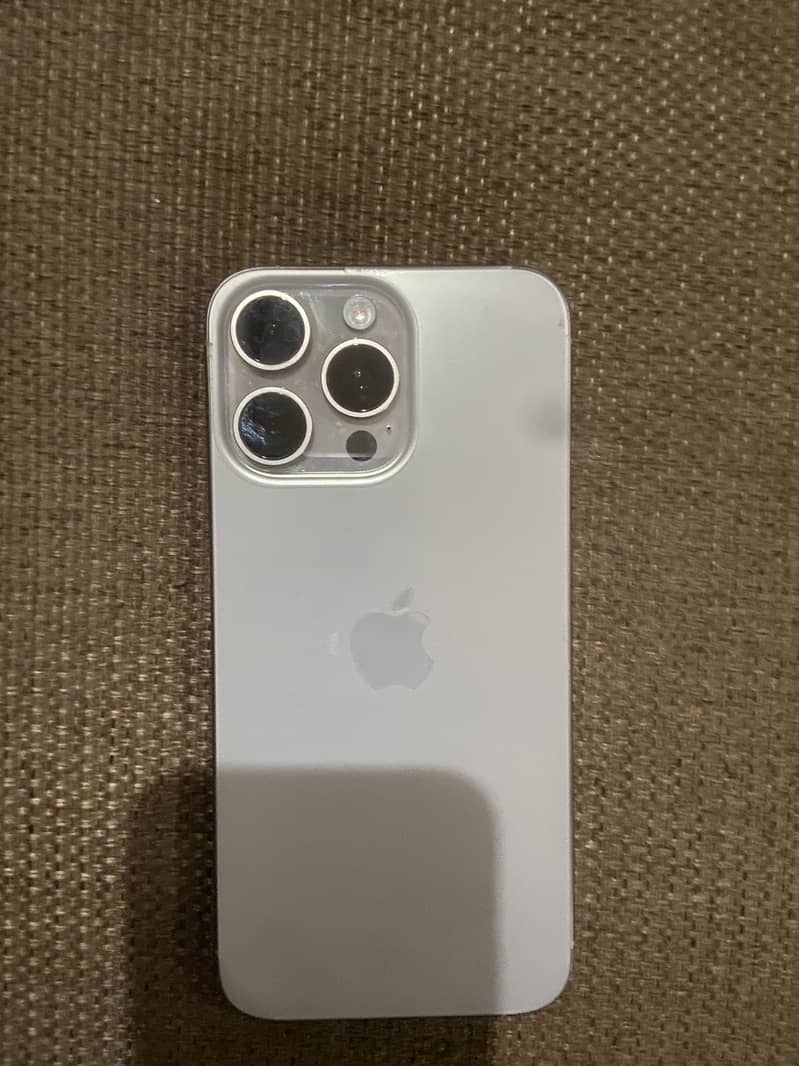 Apple iPhone 15 Pro Max 0