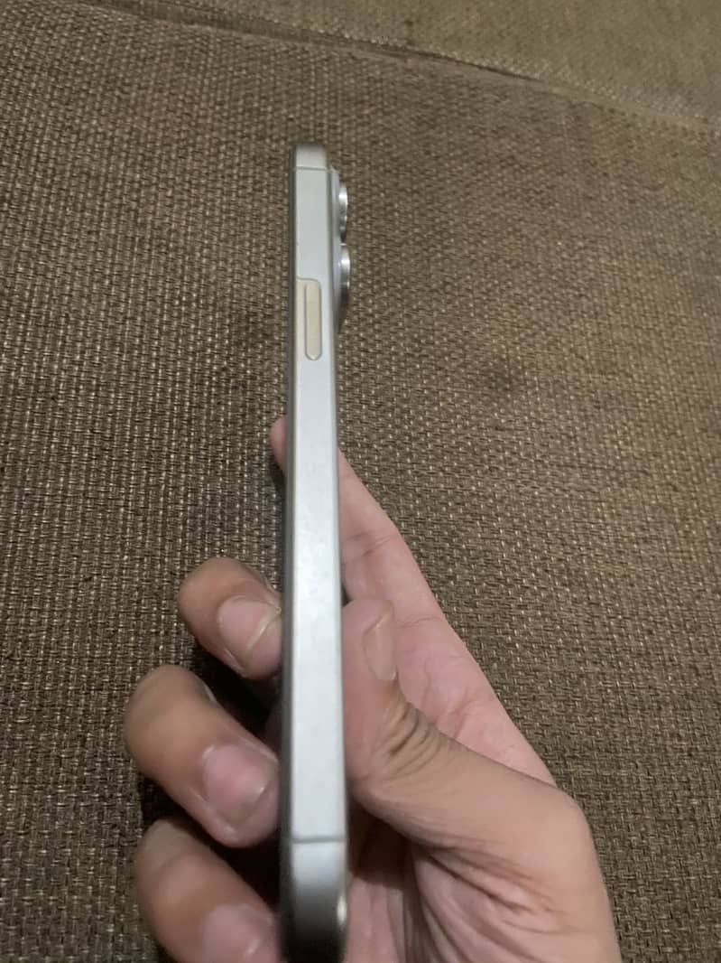 Apple iPhone 15 Pro Max 3