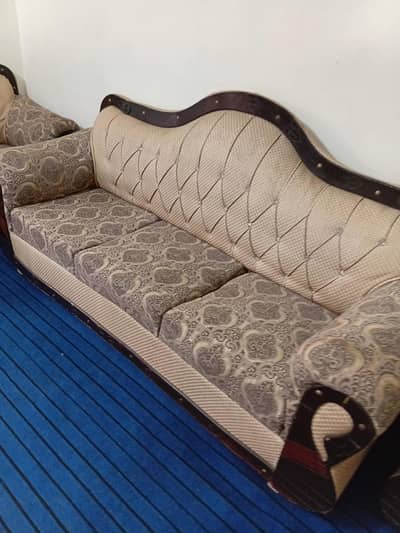 sofa set 3 ,2,1, seater in pure quality wood in good condition