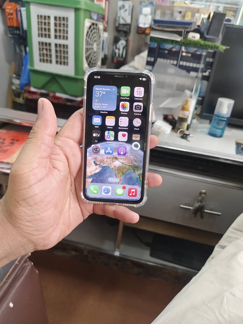 Apple iPhone X 0