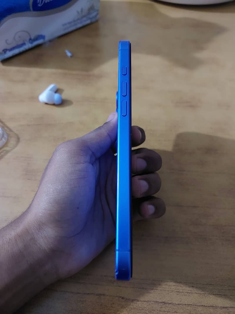 Apple iPhone 16 Plus 4