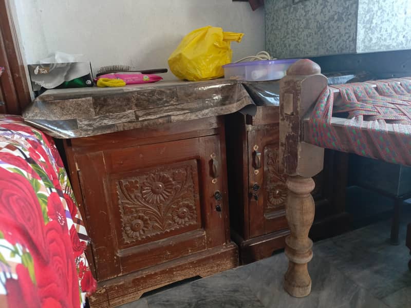 گھر کا معمولی استعمال شدہ فرنیچر ہے،مظبوط بہترین کارکردگی سے بنا ہے 3