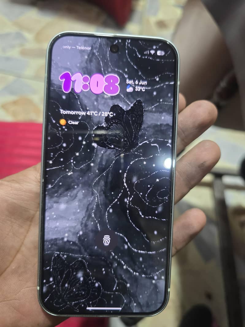 Google Pixel 9 5
