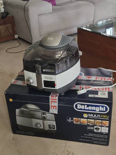 Air Fryer & Multicooker - DeLonghi– Like New