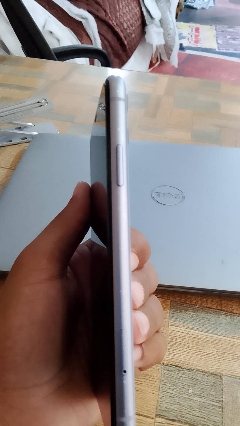 iPhone 11 2