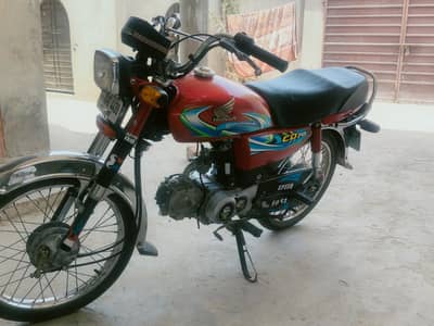 Honda CD 70 (2024 Model) – Urgent Sale – Mint Condition