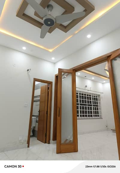 Beautiful 20 marla (1 kanal ) Upper portion available for rent in Bahria town phase 8 Rawalpindi
