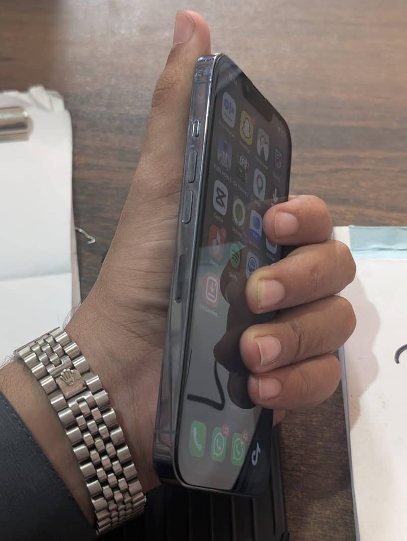 iPhone 13 Pro 2