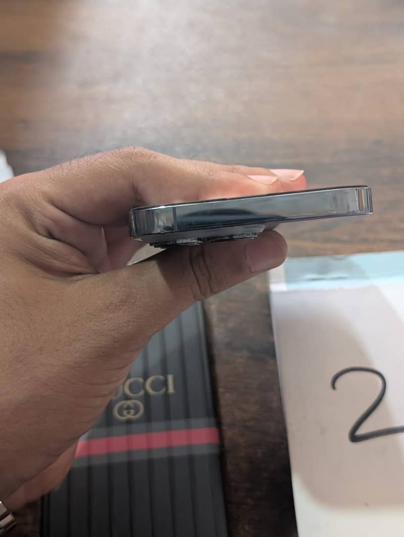 iPhone 13 Pro 4