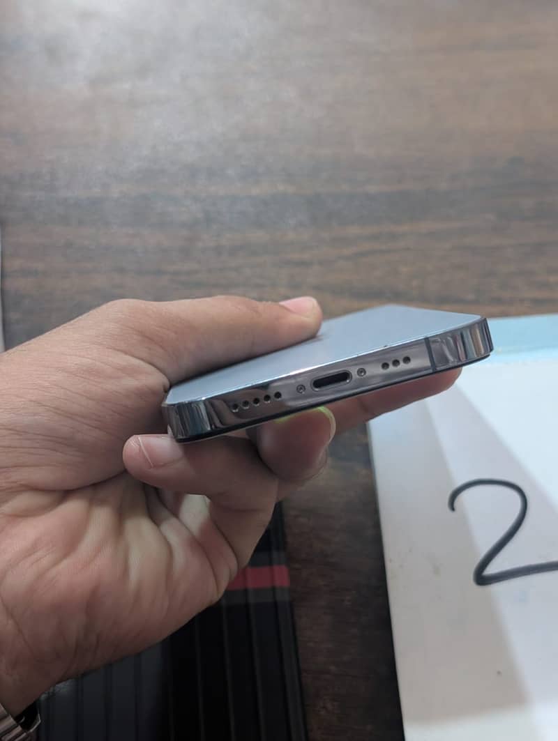 iPhone 13 Pro 6