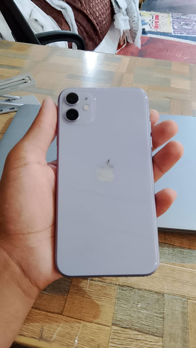 iPhone 11 4