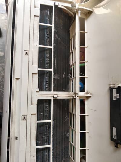 mitsubishi 1.5 ton sada AC all ok h gas store h remote plate sath h