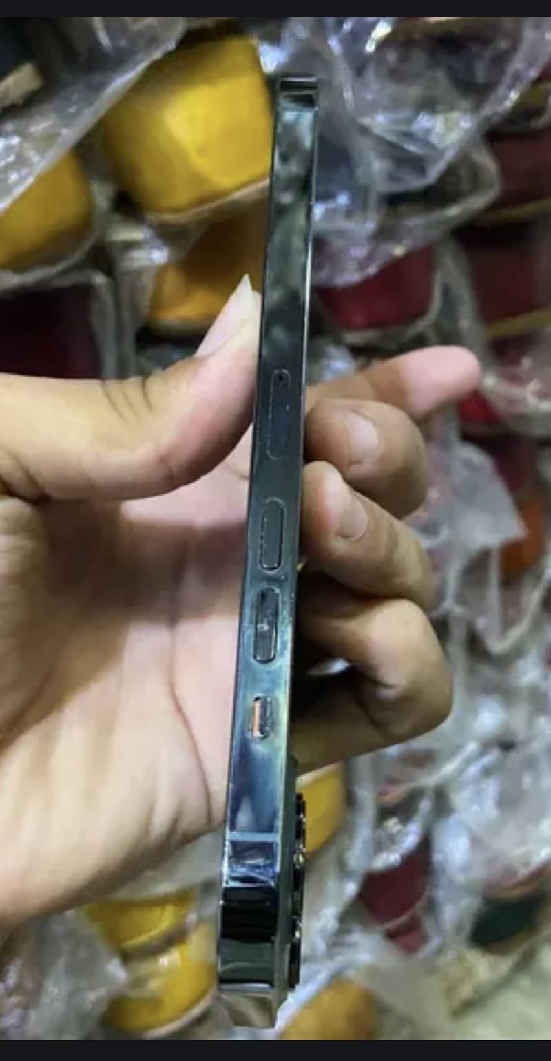 iPhone 13 Pro Max 4