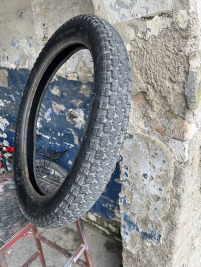 Honda 125 back tyre for sale. 03115790123