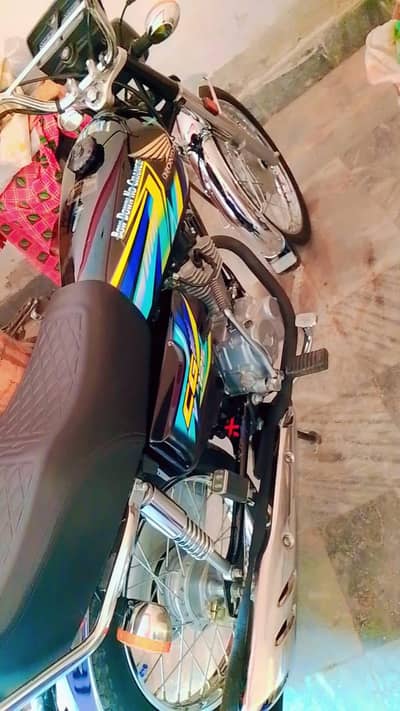 Honda 125 for sale 26 model condition new all ok price: 2L. 15k