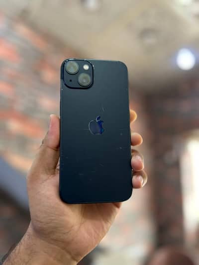 Apple iPhone 13