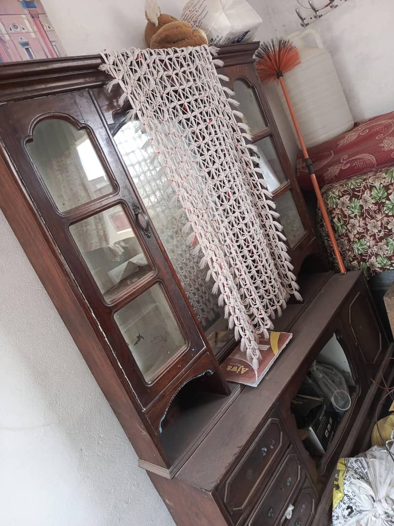 showcase with dressing 3