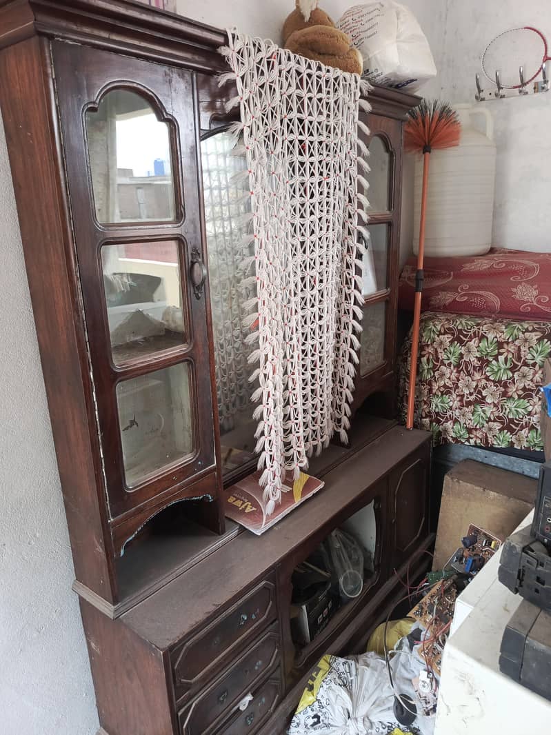 showcase with dressing 4