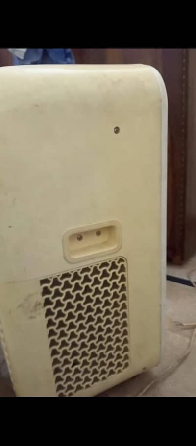 urgent sell portable ac 1 ton only 40 hazar