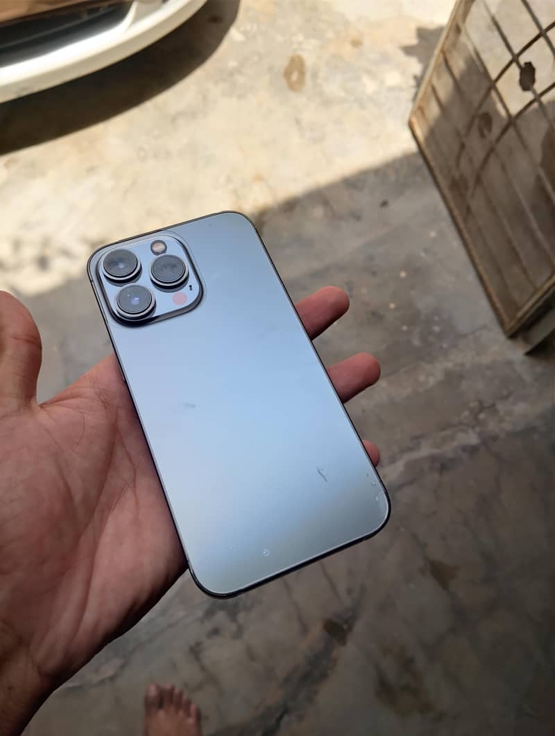 Apple iPhone 13 Pro 2