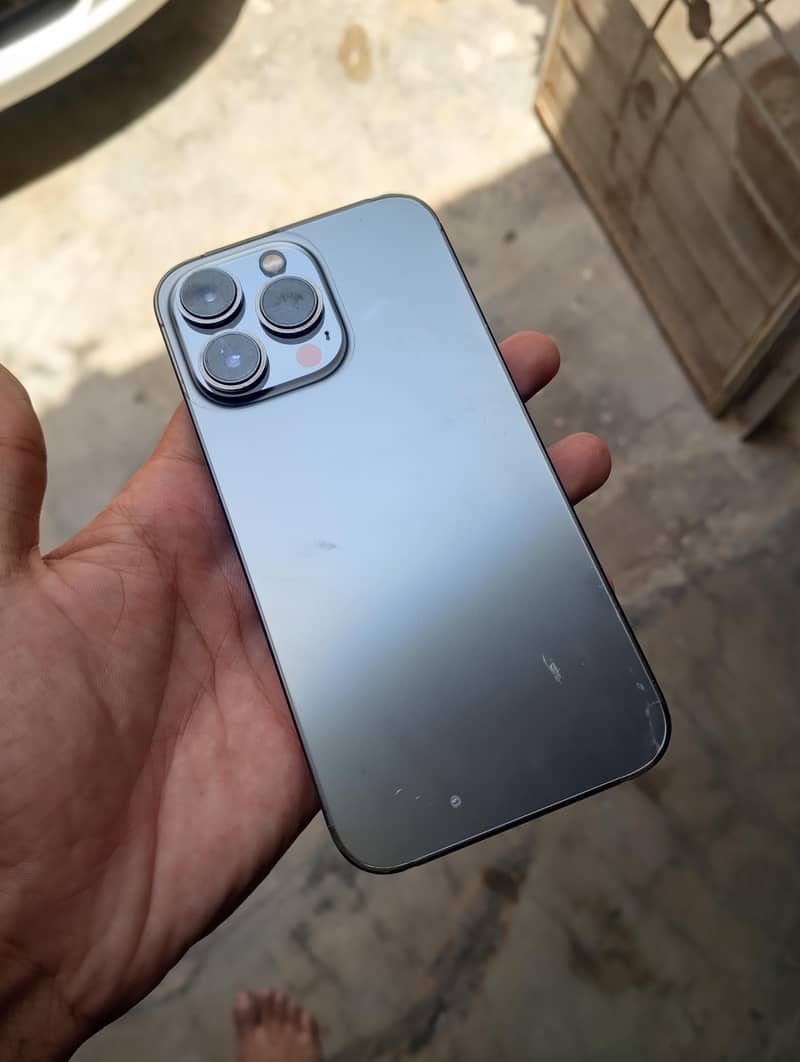 Apple iPhone 13 Pro 3