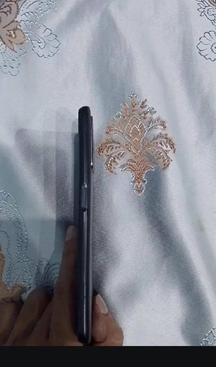 OPPO A76 3