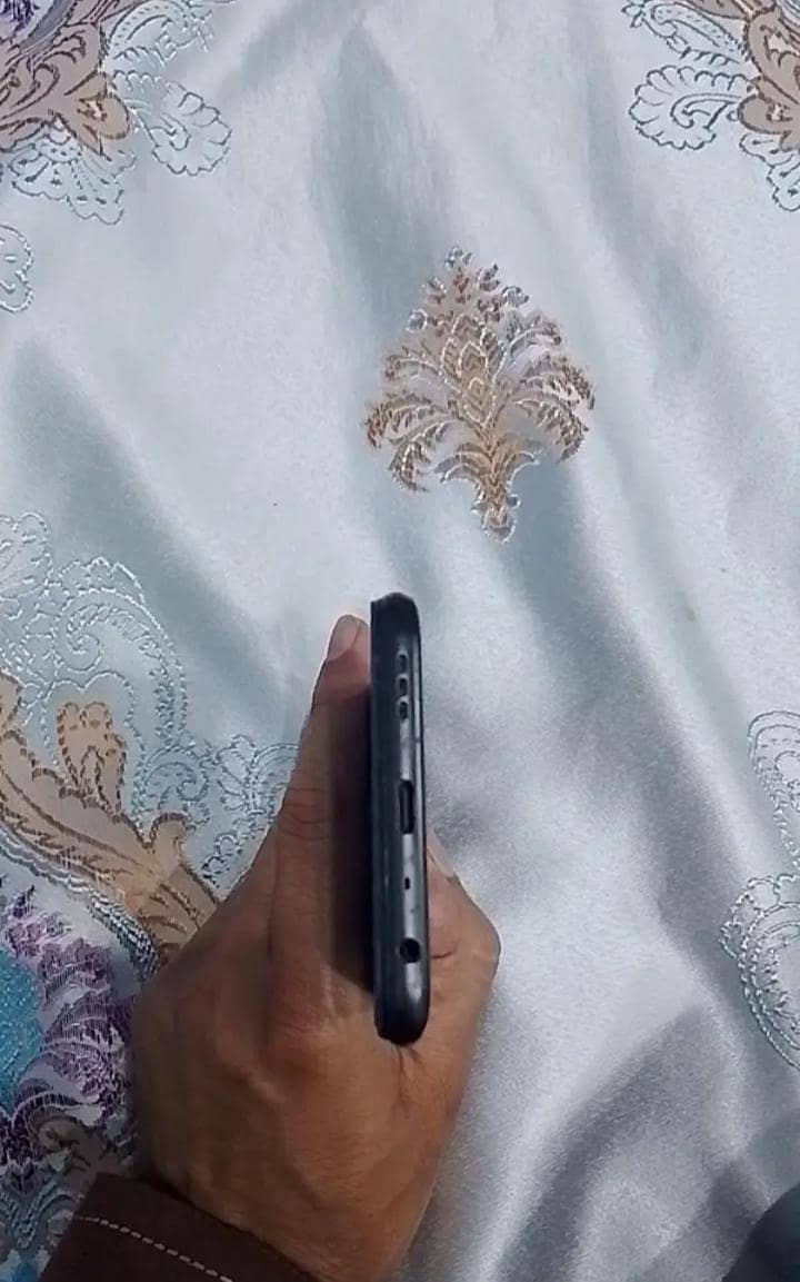 OPPO A76 4