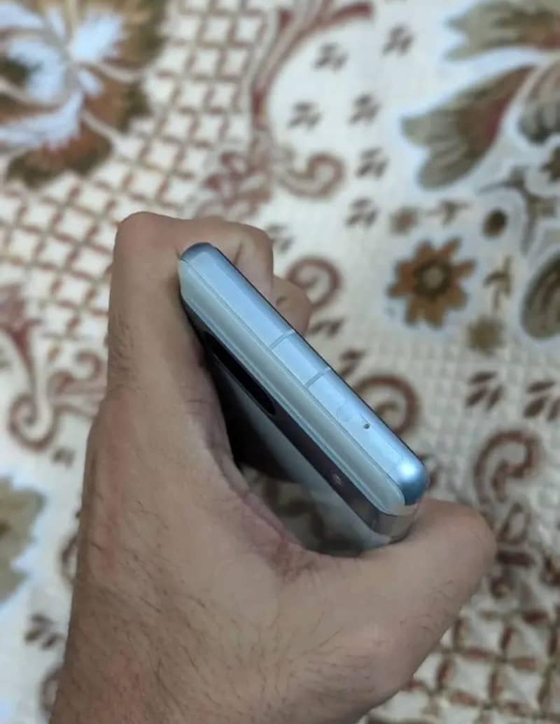 Google Pixel 7a 2