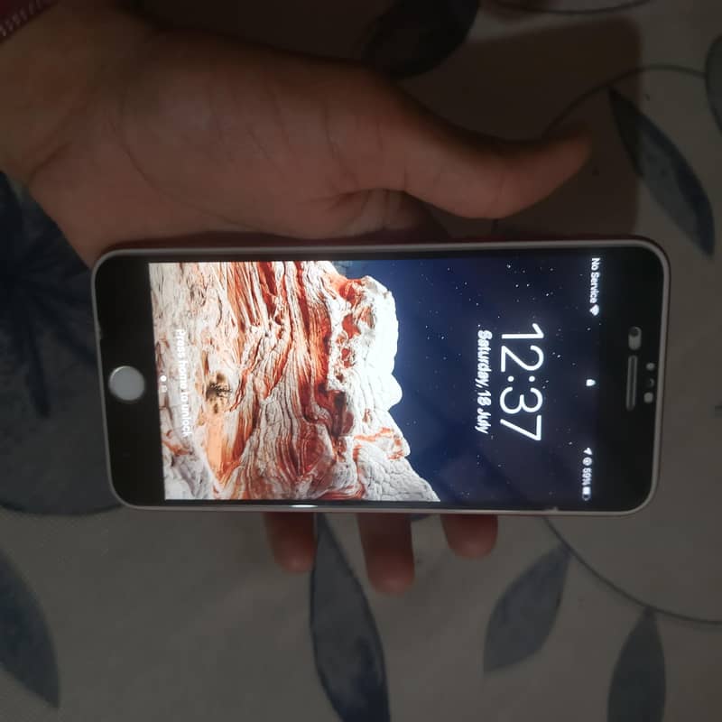 Apple iPhone 7 Plus 4