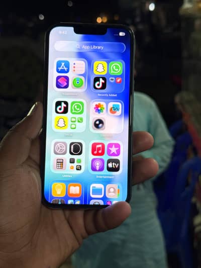Apple iPhone 13