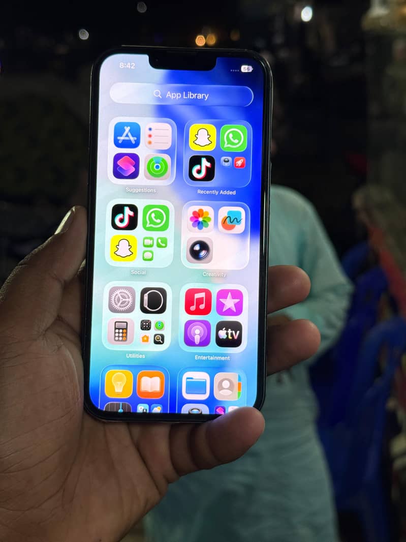 Apple iPhone 13 0