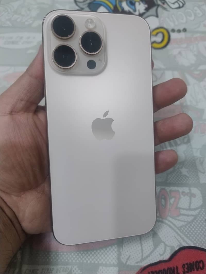 Apple iPhone 16 Pro Max 1