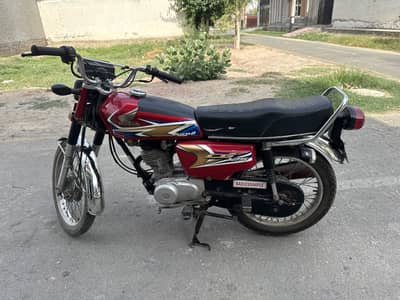 Honda 125 red colour orignal packed engine