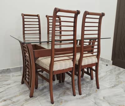Dinning Table for small families