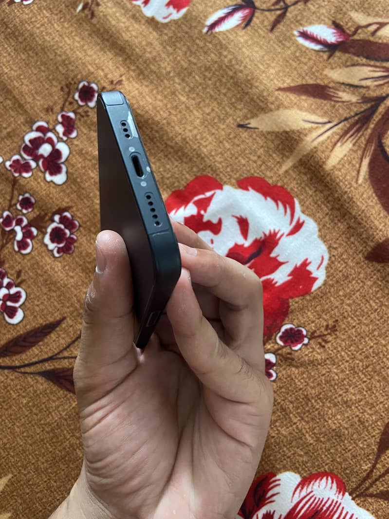 Apple iPhone 14 5