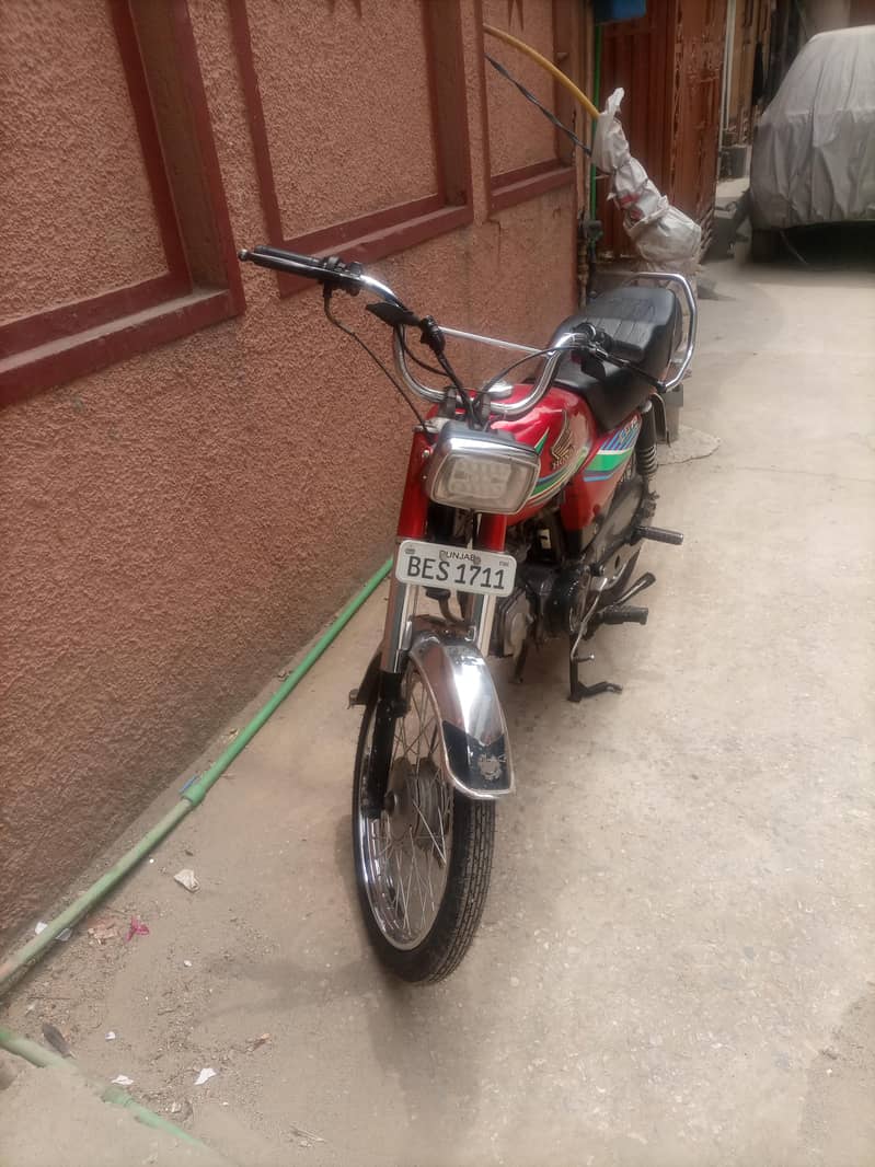 2018 model CD 70 0