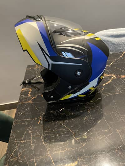 Modular Flip-Up Motorcycle Helmet - Excellent Condition