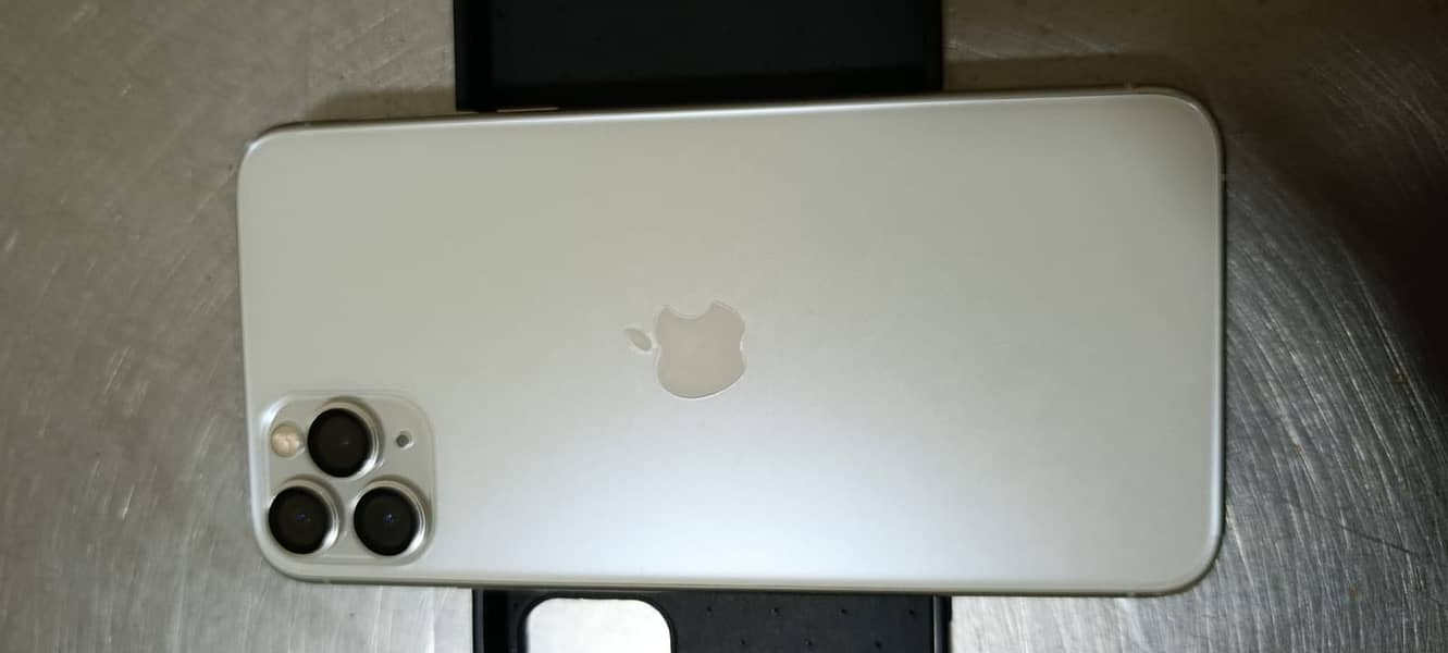 iphone 11 pro max 3