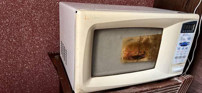 Dawlance Microwave Oven in running condition