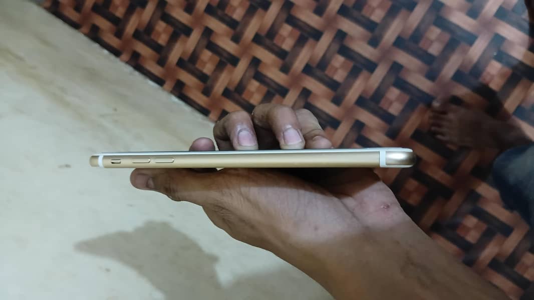 Apple iPhone 7 Plus 2