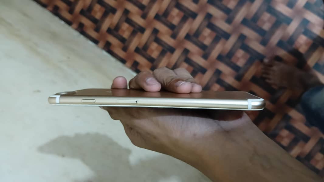 Apple iPhone 7 Plus 3